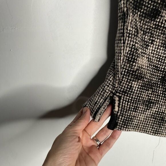 NWT Cotton Citizen Black Acid Washed Waffle Knit Pull On Shorts Small - Picture 11 of 11